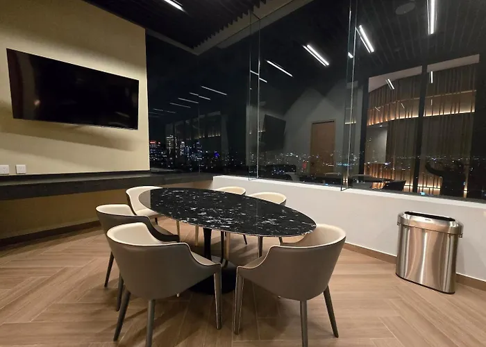 Balconied Peaceful In High-rise With Amenities Apartamento *